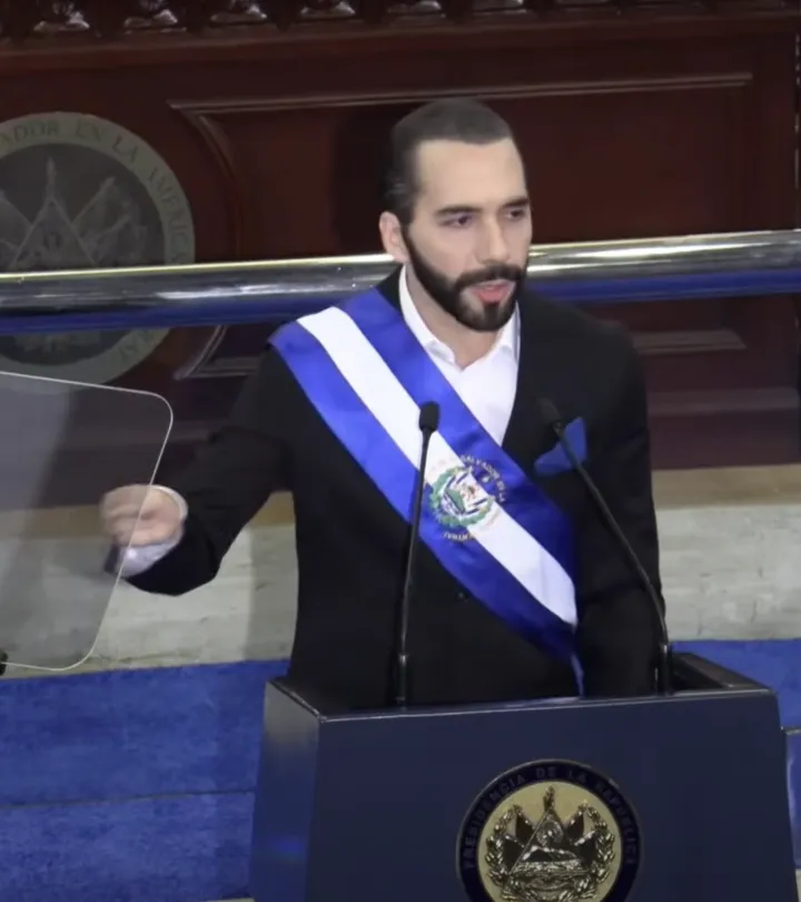 Nayib Bukele declaring the War Against Corruption