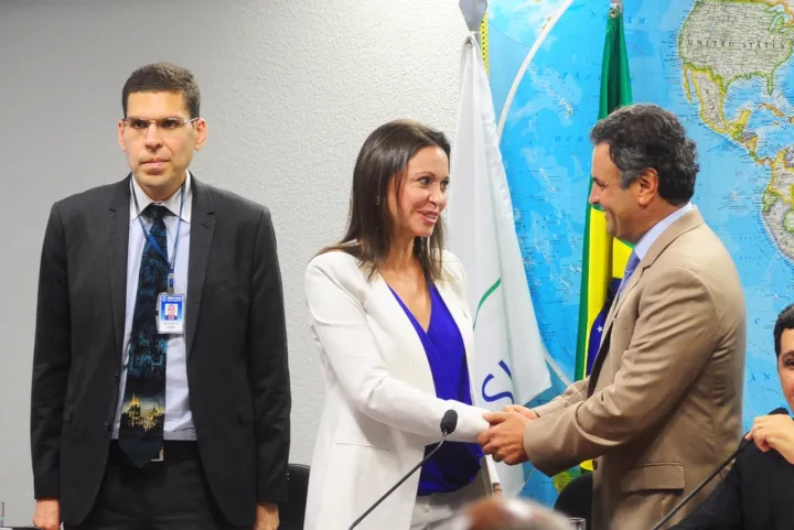 02 04 2014 - Aécio Neves - Solidariedade à deputada Maria Corina Machado (13592291703)