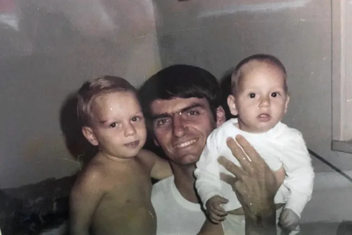 Bolsonaro e seus filhos Eduardo e Flávio