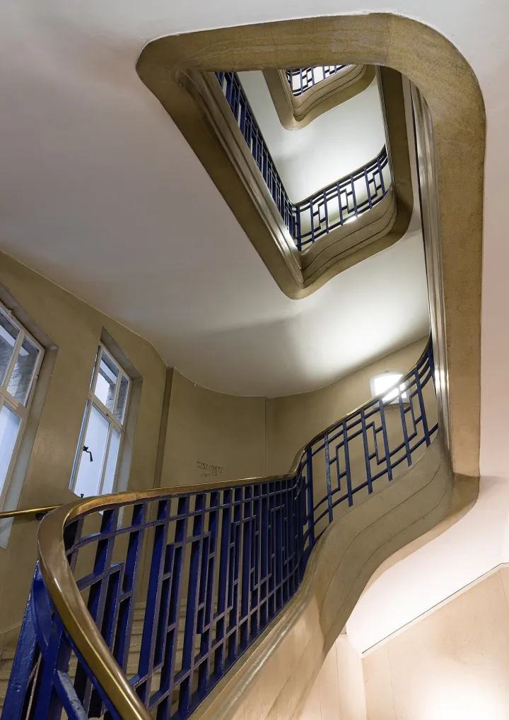 Staircase - London School of Hygiene and Tropical Medicine - 2017-09-17