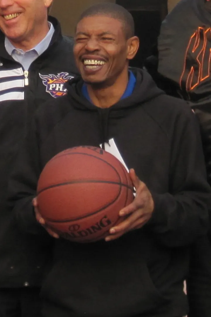 Muggsy Bogues (cropped)