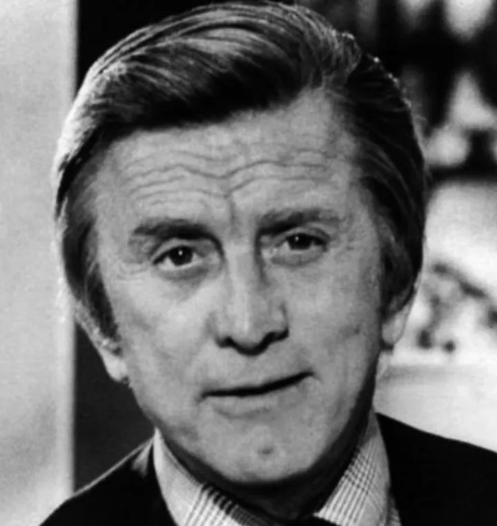 Kirk Douglas Tonight Show guest host 1975 (cropped).JPG