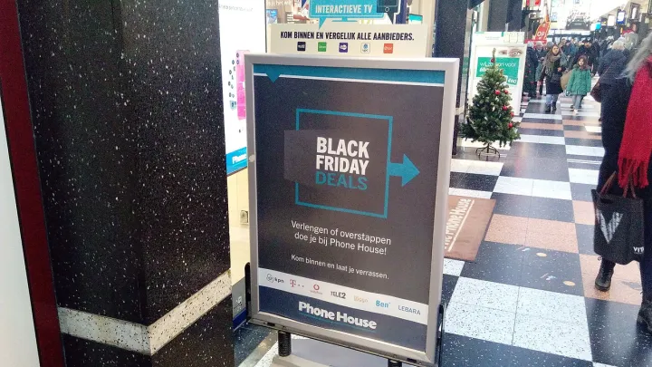 Black Friday Deals sign at the Phone House, Veendam (2019) 02