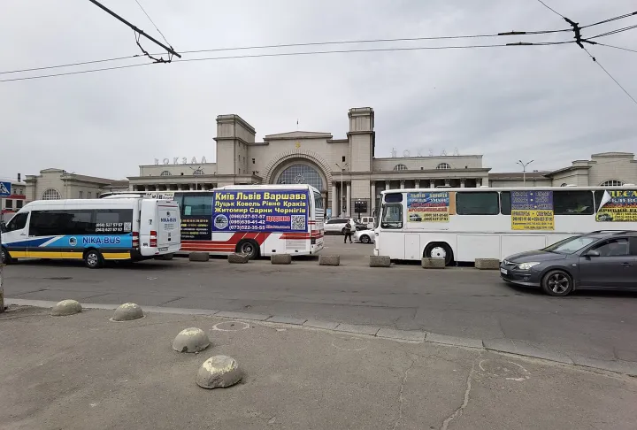 Dnipro railway station. Buses