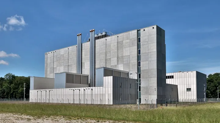 CAMPUS - Military Data Center (52106762896)